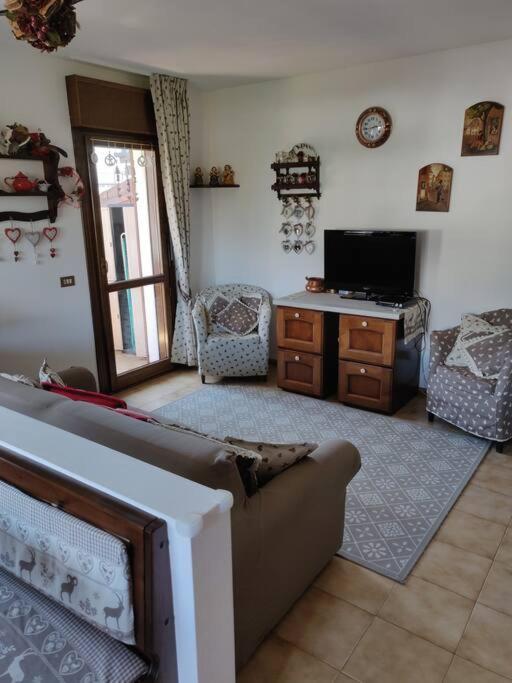 Appartamento Comodo E Curato Per Famiglie 皮耶韦迪卡多雷 外观 照片